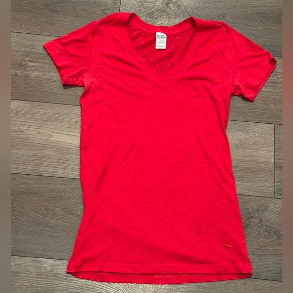PINK Victoria's Secret Red V-Neck T-Shirt - Picture 1 of 4